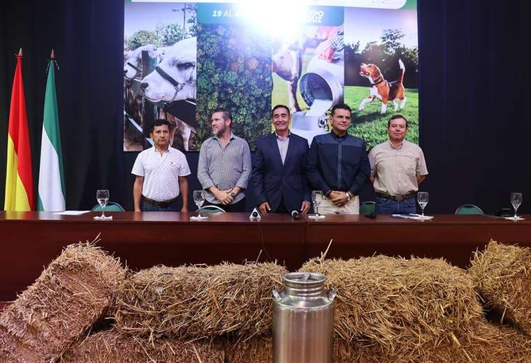 Agropecruz abre sus puertas al sector lechero