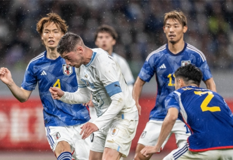 Imagen del partido entre Japón y Uruguay.