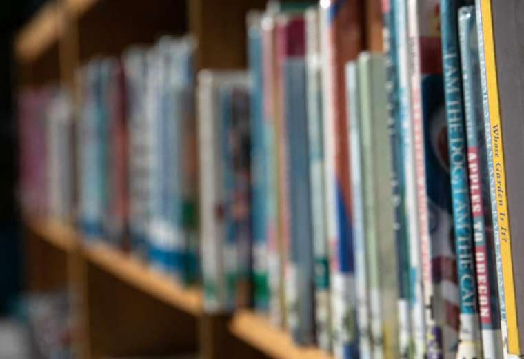 Intentos de censura en bibliotecas de EEUU alcanzan cifras récord