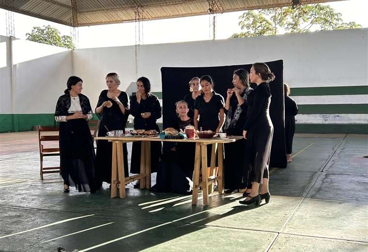 Kerkis Colectivo Teatral propicia una inédita función en el pabellón de mujeres de Palmasola