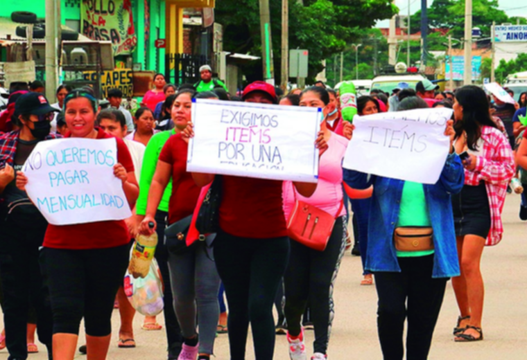 Esta es una de las movilizaciones que los maestros han realizado durante este mes / Foto: Juan Carlos Torrejón