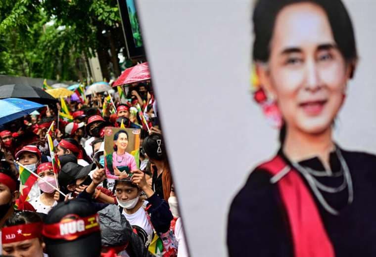 La junta birmana disuelve el partido de la Nobel de la paz Aung San Suu Kyi