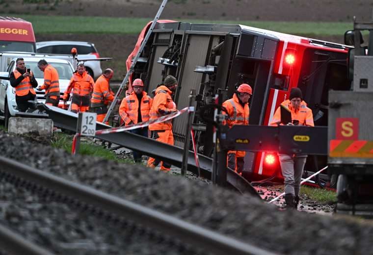 Dos descarrilamientos casi simultáneos dejan 15 heridos en Suiza
