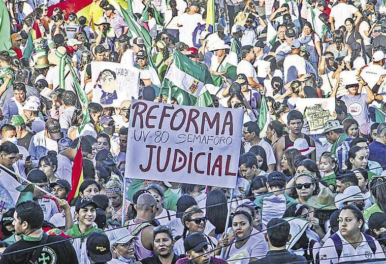 El revocatorio contra Arce pierde fuerza frente a la demanda de reforma judicial