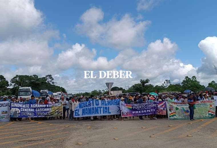 Pobladores de Yapacaní bloqueraron la ruta / Foto: Soledad Prado