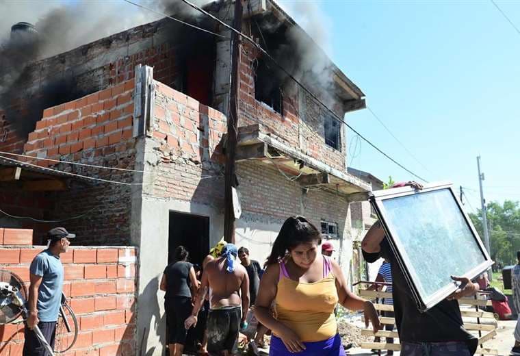 Argentina: vecinos destruyen casa de "El Salteño" (supuesto narco) en Rosario