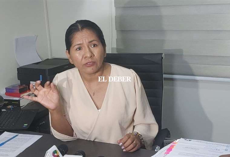 Alcaldía cruceña adeuda dos meses de salario a unos 500 médicos, según Lola Terrazas 