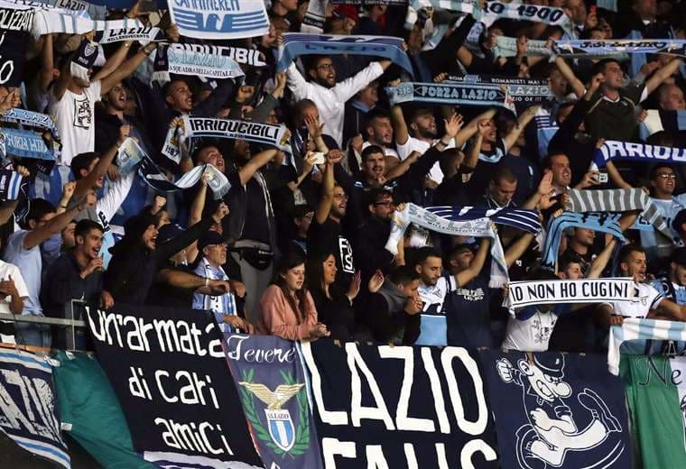 La federación italiana investigará gritos antisemitas de ultras de la Lazio