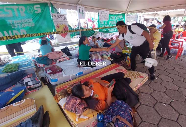 Piquete de huelga de hambre registra cinco bajas en Santa Cruz 