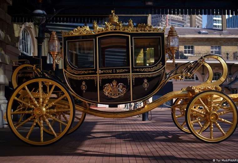 ¿Cómo es la carroza de cuento de hadas del rey Carlos III?