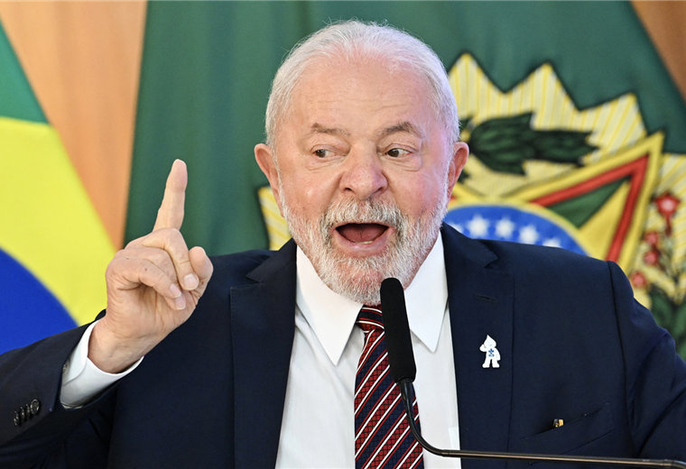 Lula firma decreto que limita el acceso a armas en Brasil