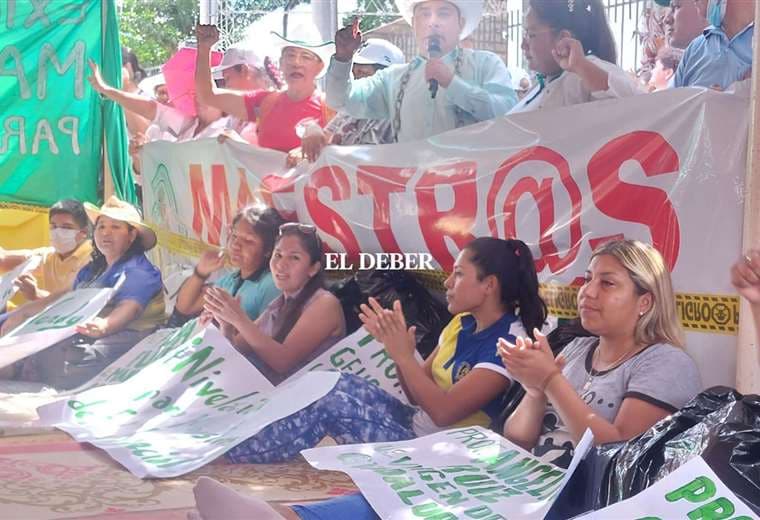Maestros urbanos marchan esta tarde en Santa Cruz; piden ser escuchados por Luis Arce