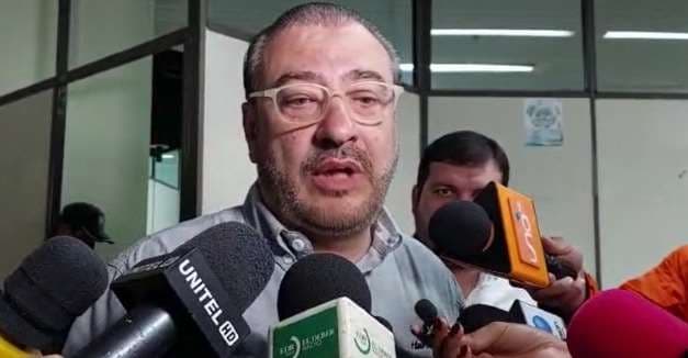Caso Wiphala: juez suspende audiencia y pide a asambleístas del MAS y a Rómulo Calvo conciliar 