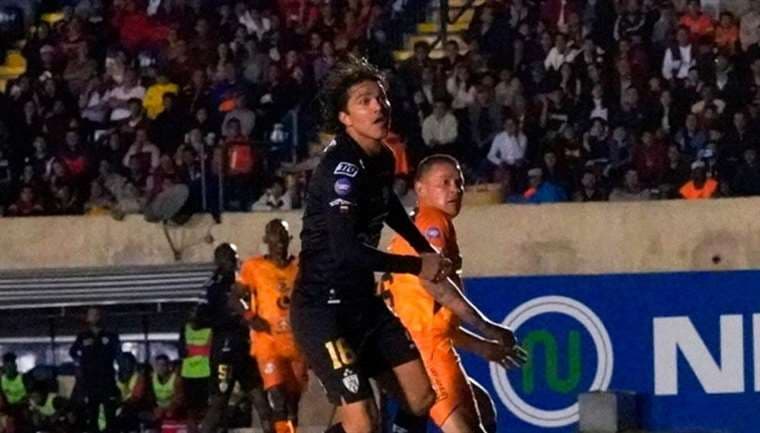 Martins jugó parte del segundo tiempo en el empate de Independiente del Valle 