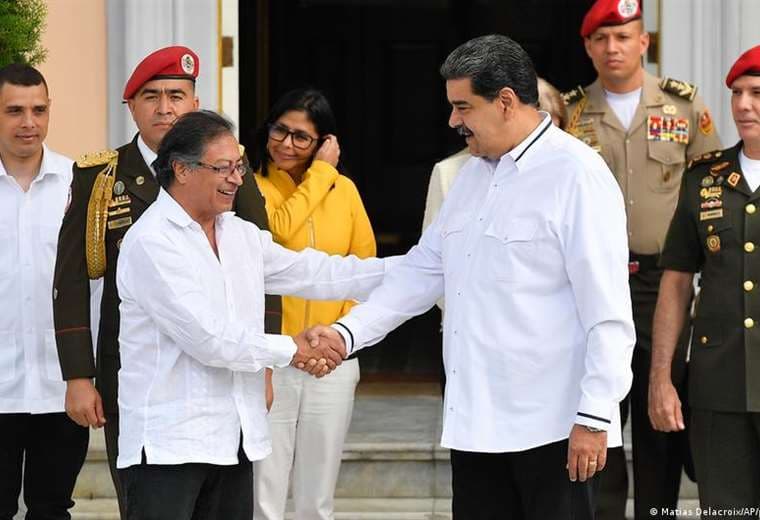 Petro anuncia alianza militar con Venezuela contra el Ejército de Liberación Nacional