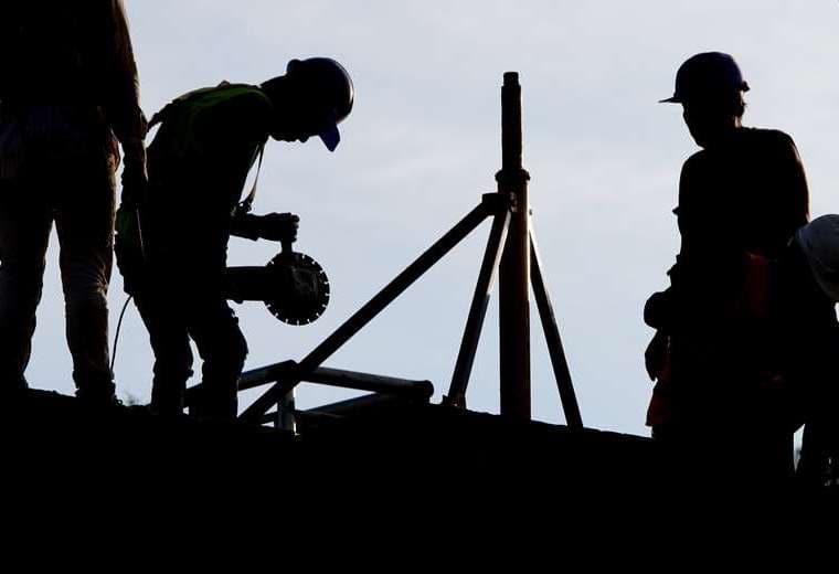 Sector constructor advierte que aumento salarial es insostenible