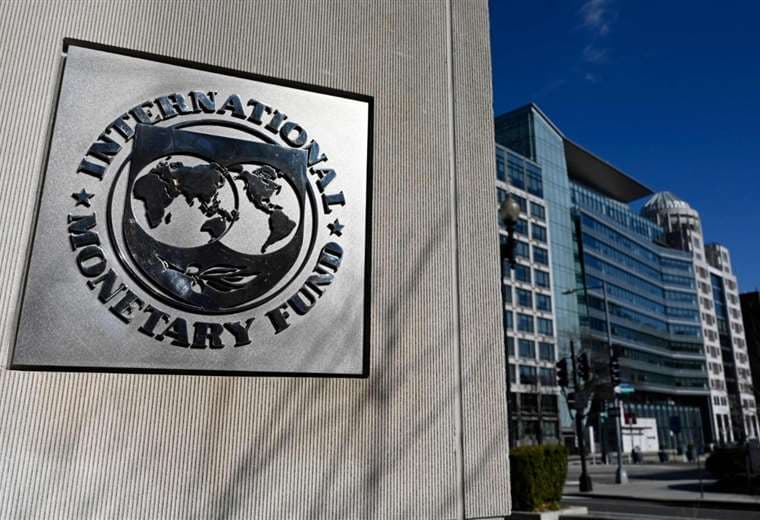 FMI advierte sobre riesgos financieros que persisten tras turbulencias bancarias