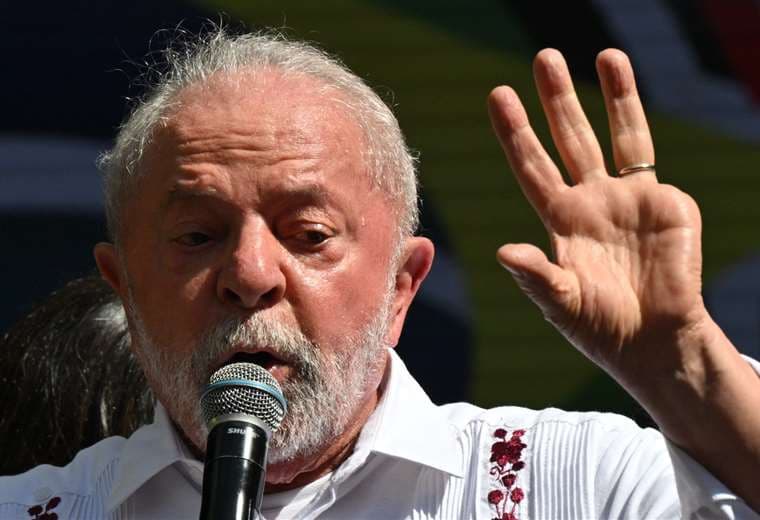Lula reafirma beneficios para trabajadores en acto por 1 de mayo