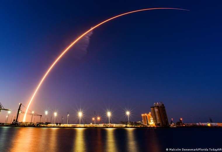 SpaceX lanza súper cohete con el satélite ViaSat 3
