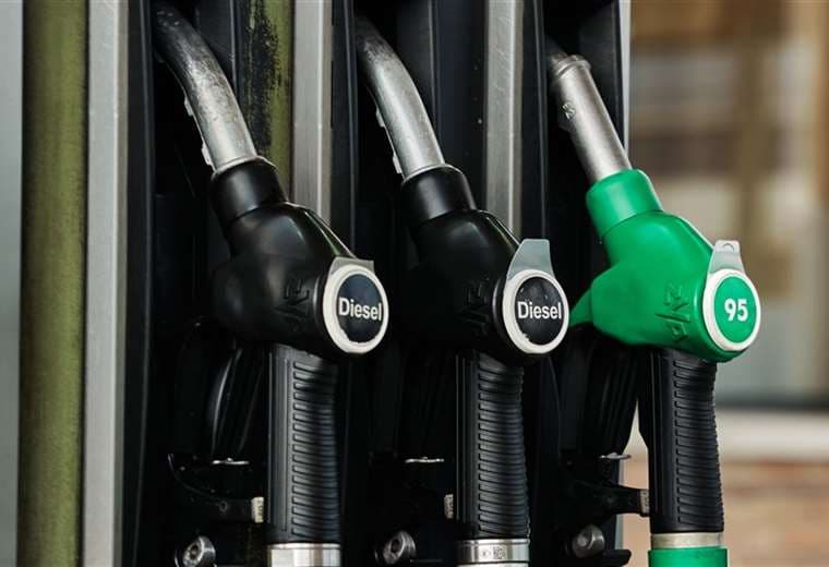 YPFB dice que busca ahorrar $us 90 millones 
por la importación de combustibles