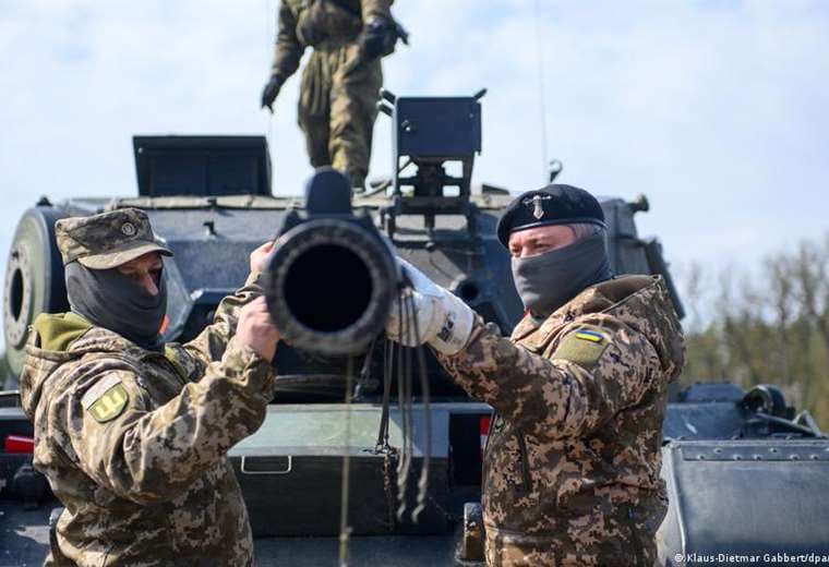 Alemania anuncia suministro de armas a Ucrania por 2.950 millones de dólares