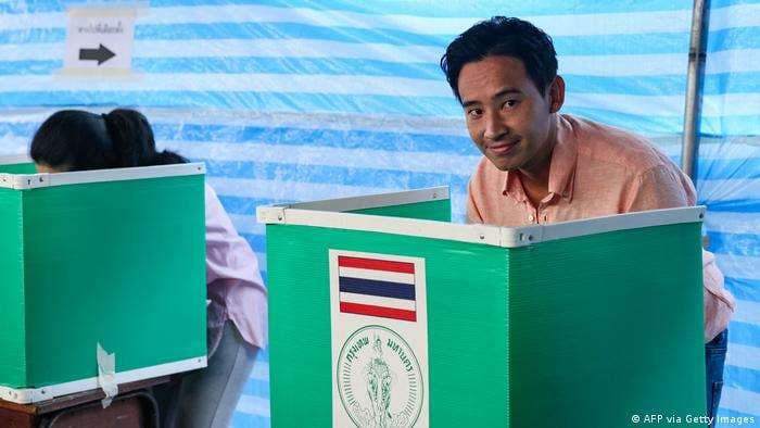 Oposición tailandesa arrasa en las elecciones generales