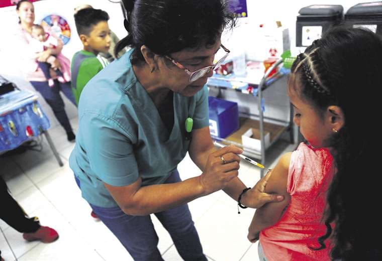 Las autoridades intensifican la vacunación a los menores de 12 años