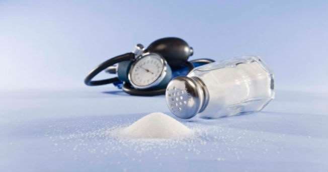 Recomiendan controlar el consumo de sal en la dieta diaria