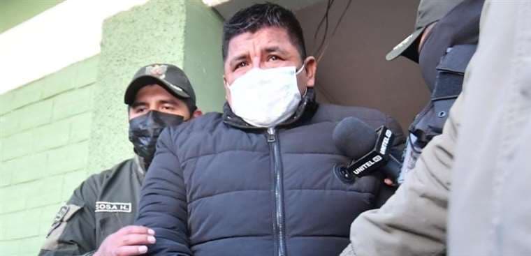 Juan Santos Cruz, deja las celdas de la FELCC y es llevado a San Pedro