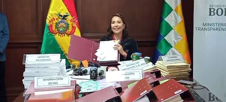 La viceministra, Susana Ríos, muestra la investigación del caso Santos