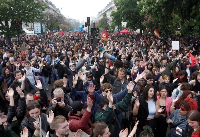 Sindicatos franceses convocan a nueva movilización tras manifestaciones masivas del 1° de mayo