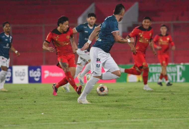 Universitario de Vinto se impuso en Tarija y venció por 2-0 a Tomayapo