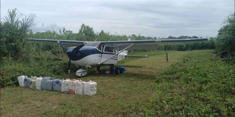 Avioneta boliviana capturada en Perú 