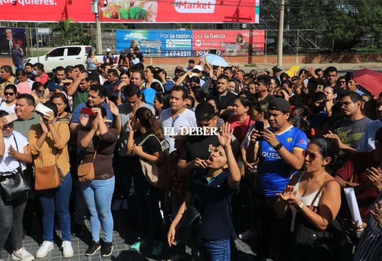 Trabajadores de Fassil exigen el pago de sus salarios/ Foto: Juan Carlos Torrejón