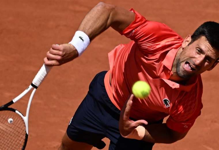 Djokovic gana con autoridad a Kovacevic en su estreno en Roland Garros