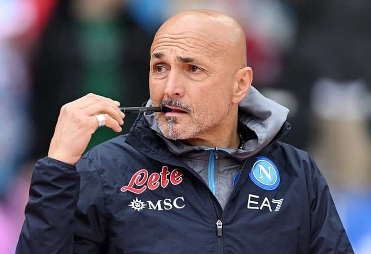 Spalletti, "cansado", confirma que dejará Nápoles
