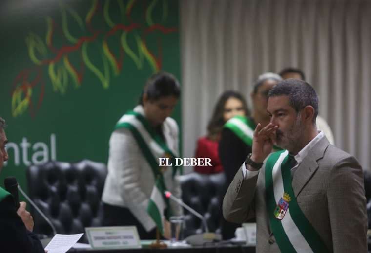 Juramento de la nueva directiva de la ALD de Santa Cruz/ Foto: Jorge Ibáñez
