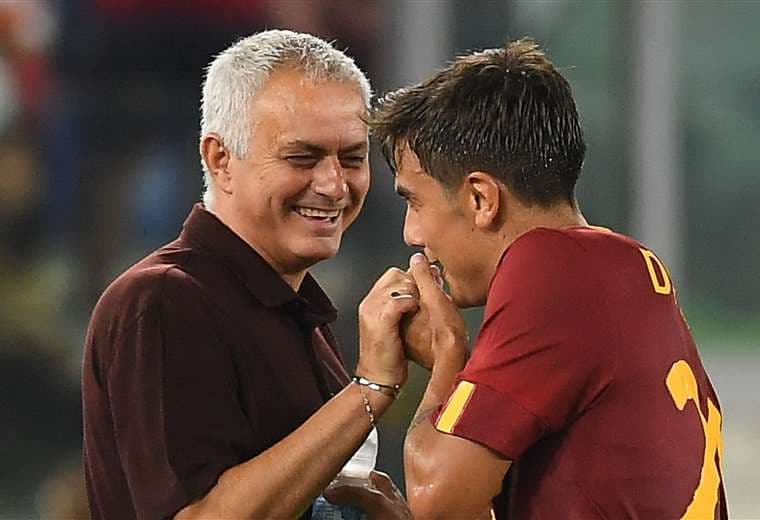 Mourinho y Dybala en Roma.