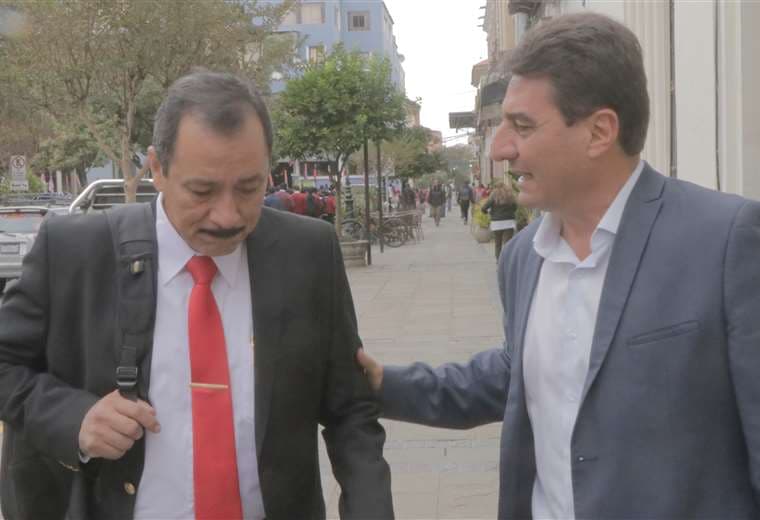 Alcalde tarijeño y rector de la Uagrm plantean buscar otra alternativa política para superar la crisis en Bolivia