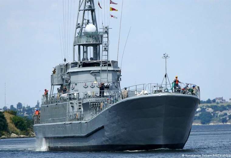 Rusia afirma que destruyó el "último buque de guerra" de Ucrania