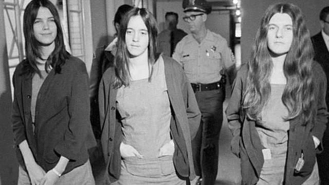 El sangriento crimen cometido por Leslie Van Houten, la discípula de Charles Manson a la que le han otorgado la libertad condicional