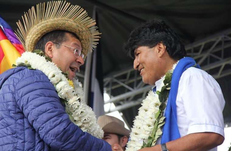 Luis Arce y Evo Morales. Foto de archivo: @evoespueblo.