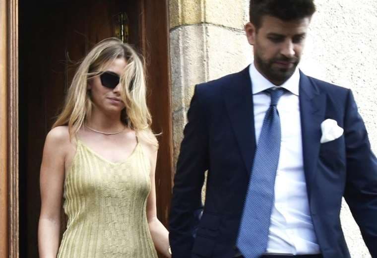 Critican el vestido que usó Clara Chía en la boda del hermano de Piqué y que costó más de lo que aparenta