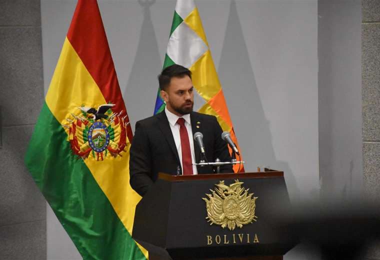 Arce designa nuevamente a Del Castillo como ministro de Gobierno