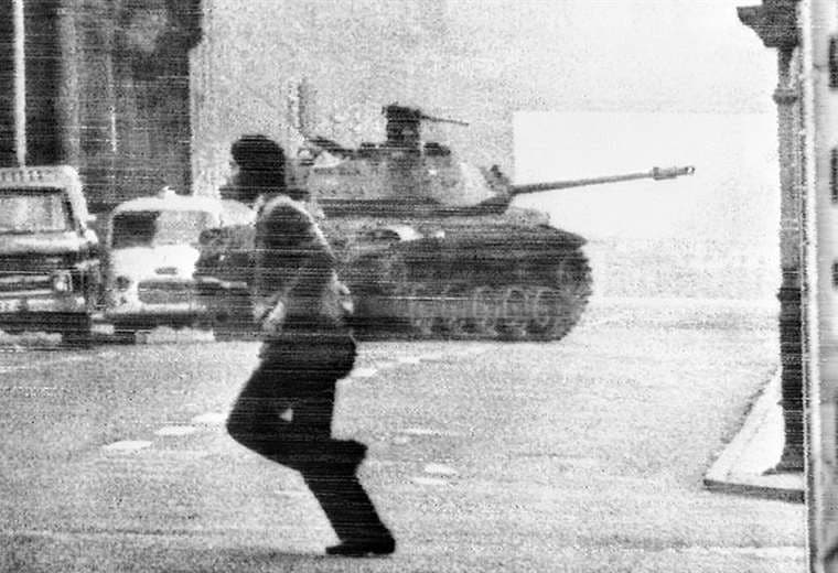 Qué fue el “tanquetazo”, el fallido intento de golpe de Estado en contra de Allende hace 50 años (y cómo aceleró el ataque de Pinochet a La Moneda)