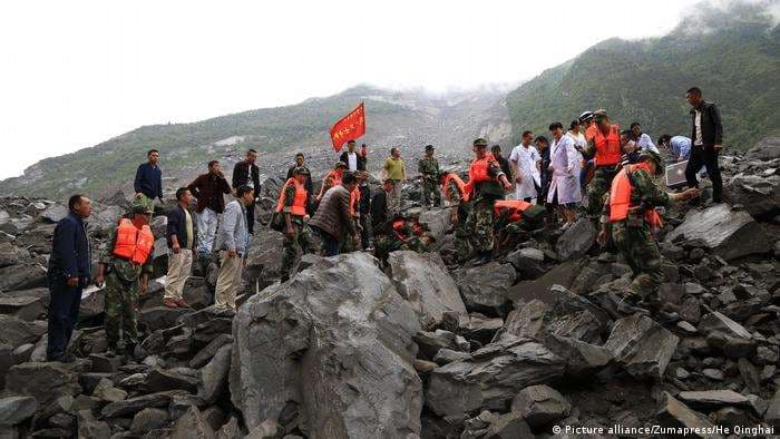 Al menos 19 muertos en un deslizamiento de tierras en China 
