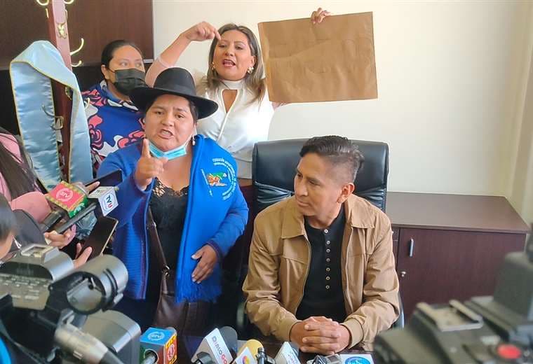 “No les conviene que me jalen la lengua”: concejal masista amenaza con revelar “instrucciones” de Evo Morales