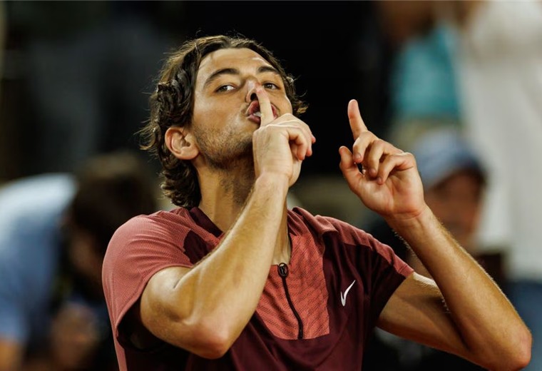 Roland Garros: abucheos del "salvaje" público y reacción de los tenistas
