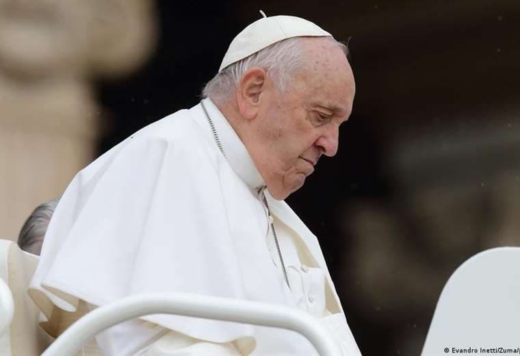 Papa Francisco será operado de urgencia por riesgo de obstrucción intestinal