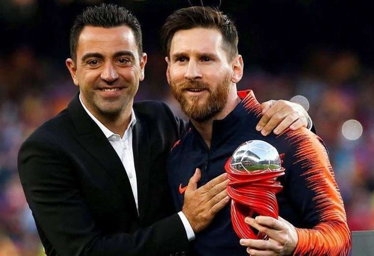 Messi y Xavi fueron compañeros en el Barcelona. Foto: Internet